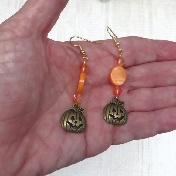 Handmade Halloween Dangle Earrings with Bronze Pumpkins & Orange Beads for Women - Picture 7 of 7